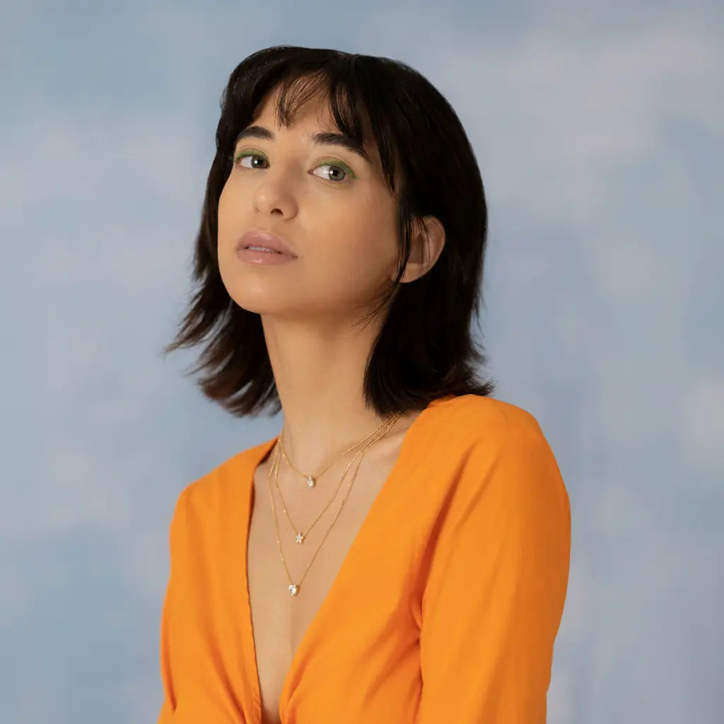 AURORA goldfarben Glanz, der bleibt – die zarte Halskette für jeden Moment