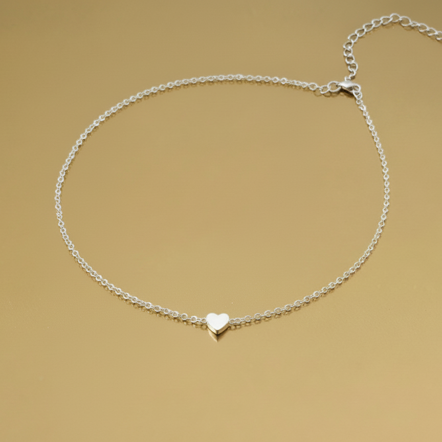 Zarte Herzkette silberfarben oder goldfarben– minimalistisch, elegant, jeden Tag